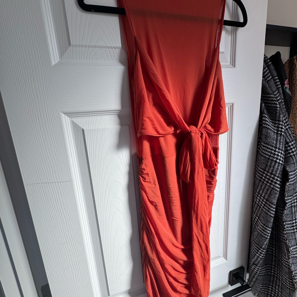 Elegant Orange Sleeveless Bodycon Dress